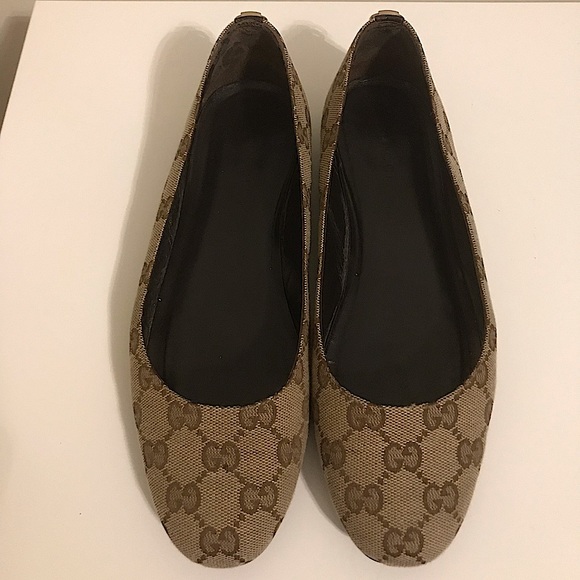 Women’s Gucci GG canvas flats. - Picture 1 of 4